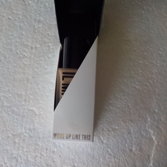 EYELINER/FOUNDATION SET - Picture 6 of 13